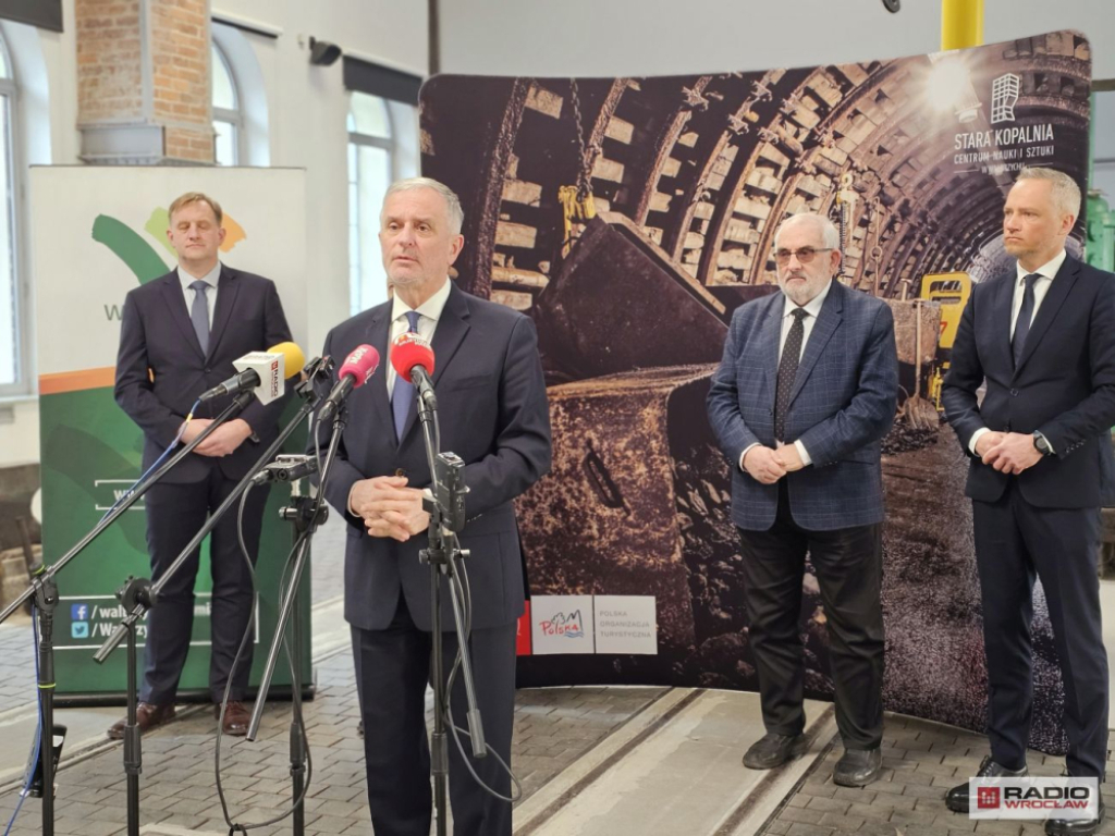 Komisja Gospodarki Mieszkaniowej ZMP: Potrzeba więcej środków na budownictwo społeczne – Komisja Gospodarki Mieszkaniowej ZMP obradowała w Wałbrzychu. Fot. Bartosz Szarafin