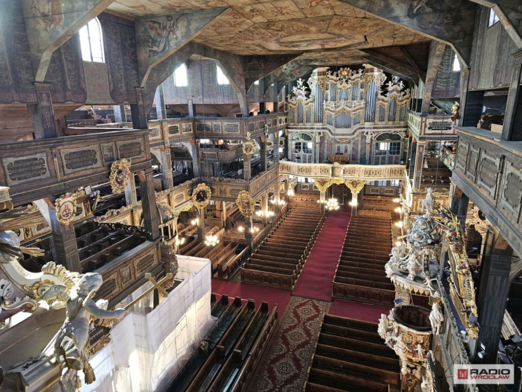 Świdnica: Kościół Pokoju w rękach konserwatorów. To największy projekt w historii parafii – Do Kościoła Pokoju w Świdnicy powrócili konserwatorzy. Fot. Bartosz Szarafin