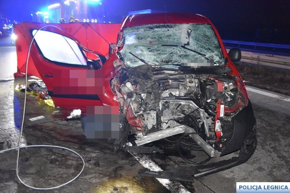 Śmiertelny wypadek na A4! Do zdarzenia doszło na wysokości węzłą Legnickie Pole w kierunku Wrocławia - Do śmiertelnego wypadku doszło na autostradzie A4, na wysokości węzła Legnickiego Pole. Fot: Policja