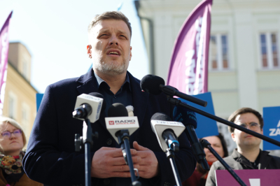 Zandberg w Jeleniej G&oacute;rze: "Ludzie mają dość pustej politycznej napi**** między Platformą a PiS-em"
