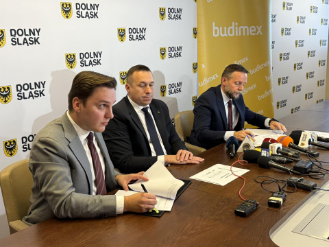 Nowy most w Stroniu Śląskim coraz bliżej. Podpisano umowę na budowę przeprawy - 1