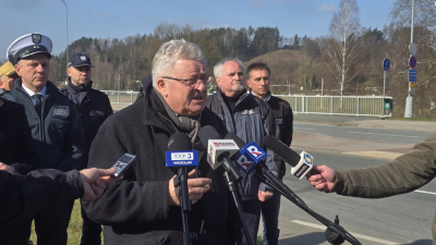 Minister rolnictwa Czesław Siekierski apeluje o zachowanie szczeg&oacute;lnej ostrożności. Chodzi o wirusa pryszczycy