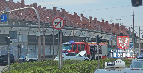 Zderzenia na Grabiszyńskiej i Kromera. To nie jest łatwy dzień dla kierowców [ZDJĘCIA] - 0