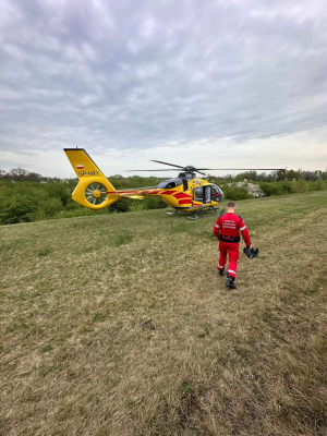 Czołowe zderzenie na Wschodniej Obwodnicy Wrocławia. Trzy osoby poszkodowane, droga zablokowana [ZDJĘCIA] - 2