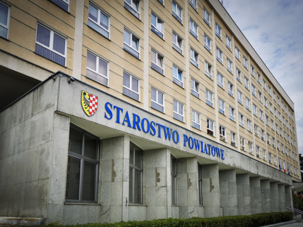 Drobny błąd przyczyną dużego zamieszania. Czy ostatnie uchwały Rady Powiatu Legnickiego są obowiązujące? - Zamieszanie po sesji Rady Powiatu Legnickiego. Fot. Radosław Bugajski