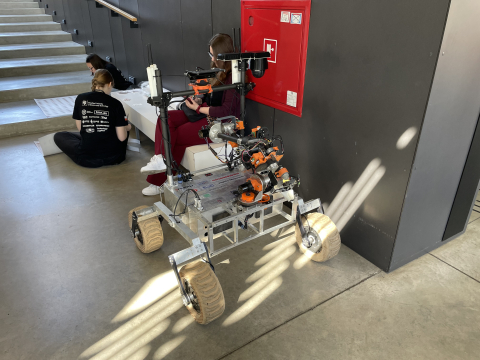 Roboty walczące... w sumo. Święto robotyki na Politechnice Wrocławskiej - 3