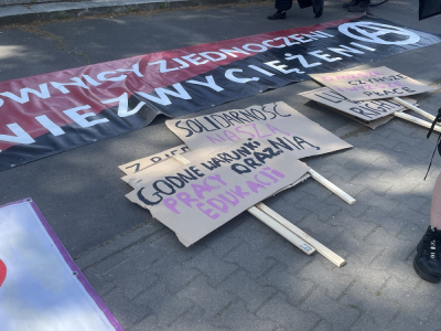 Demonstracja na ulicach Wrocławia - "Walka klas trwa". Data nie jest przypadkowa