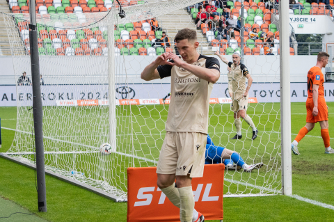 Zagłębie wygrało z Widzewem i utrzymało się w ekstraklasie - 2