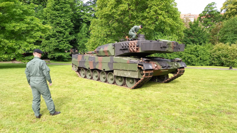 Czołg w Parku Miejskim w Legnicy! Tak się świętuje Dzień Hutnika  - 11
