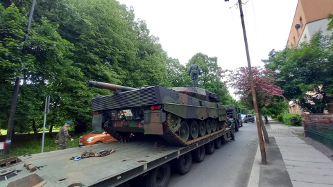 Czołg w Parku Miejskim w Legnicy! Tak się świętuje Dzień Hutnika  - 2