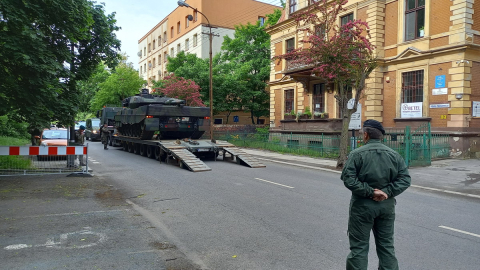 Czołg w Parku Miejskim w Legnicy! Tak się świętuje Dzień Hutnika  - 4