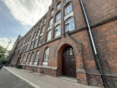 Duże remonty, inwestycje w bezpieczeństwo. Wrocław rozpoczyna modernizacje dw&oacute;ch zabytkowych podstaw&oacute;wek