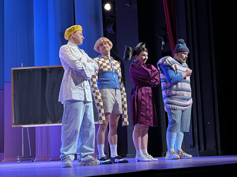 Lekka forma, ciężki temat. Premiera „Złej dziewczynki” w Teatrze Lalek - 0