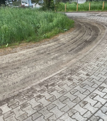 Ciężki sprzęt rozjeżdża wały przeciwpowodziowe na Grobli Kozanowskiej? "To jest bardzo niepokojące" - 2