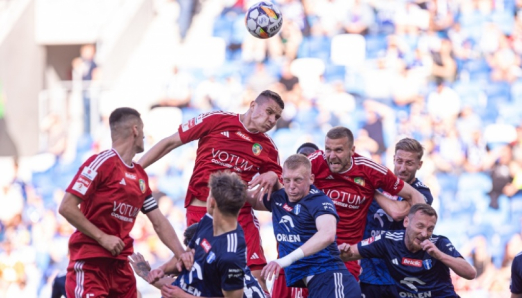 Miedź w Płocku zagra o ekstraklasę (RELACJE) - Piłkarze Miedzi zagrają z Wisłą Płock o awans do ekstraklasy. Fot. miedzlegnica.eu