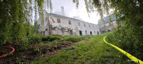 Potężny pożar na Dolnym Śląsku. "Jeden z największych w historii sołectwa" [ZDJĘCIA] - 3