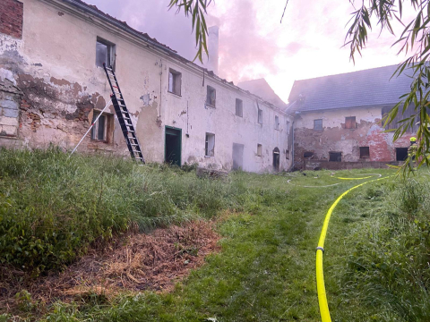 Potężny pożar na Dolnym Śląsku. "Jeden z największych w historii sołectwa" [ZDJĘCIA] - 8