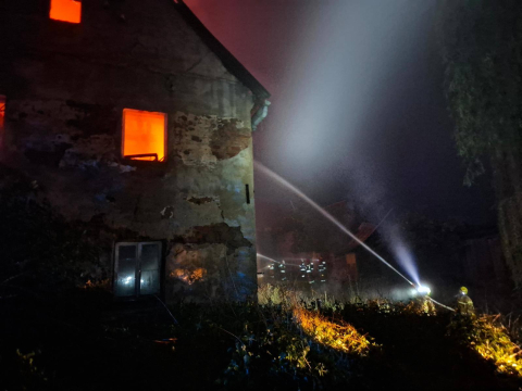 Potężny pożar na Dolnym Śląsku. "Jeden z największych w historii sołectwa" [ZDJĘCIA] - 6