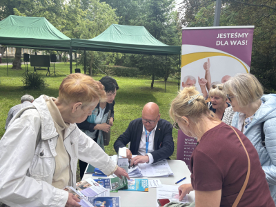 Warsztaty i badania profilaktyczne dla senior&oacute;w. Kilkaset os&oacute;b uczestniczyło w konferencji "Senioralia 2025"
