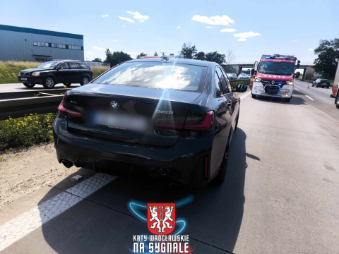 Zderzenie czterech osobówek na autostradzie A4. Jedna osoba jest ranna, lądowało Lotnicze Pogotowie Ratunkowe [ZDJĘCIA] - 3