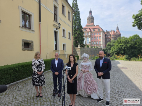 Nagroda za frekwencję wyborczą. Wrocławianie szturmem ruszyli do Zamku Książ - 6