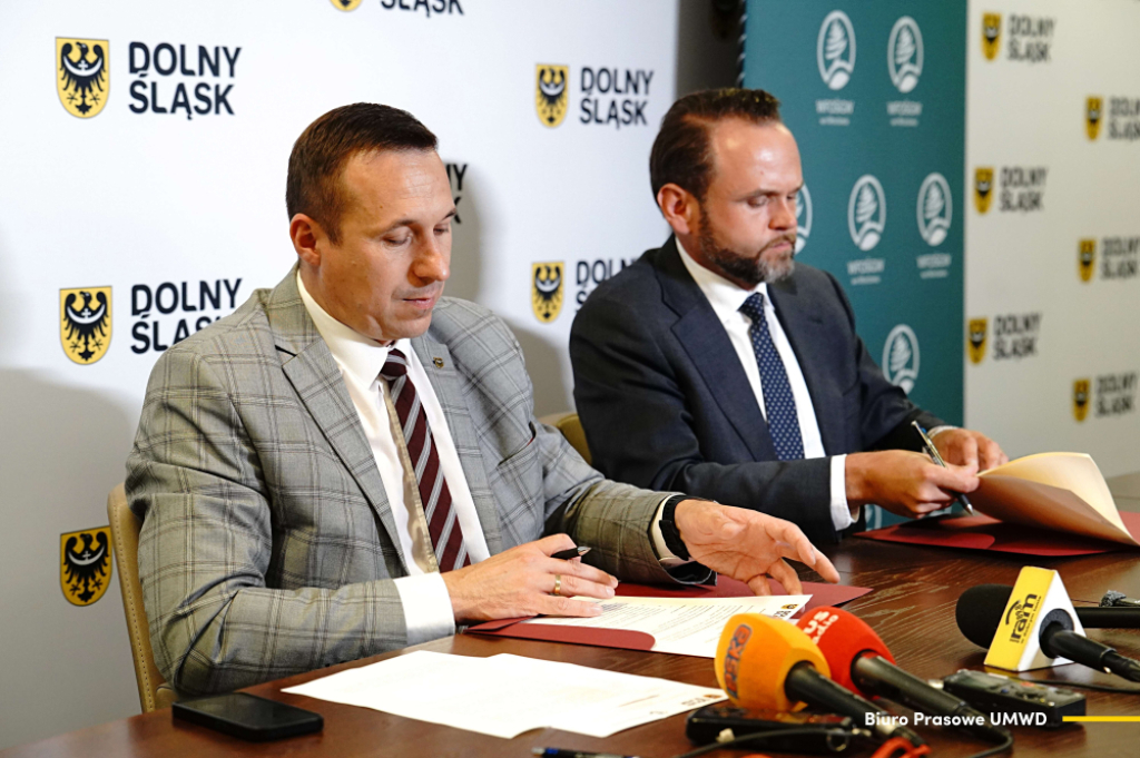 Transformacja energetyczna Dolnego Śląska. Marszałek i WFOŚiGW podpisują porozumienie - Dolny Śląsk stawia na zieloną energię/ fot. mat. prasowy