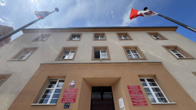 Powiat Karkonoski uruchomi telefon zaufania. Mieszkańcy otrzymają wsparcie psychologiczne, pedagogiczne i prawne