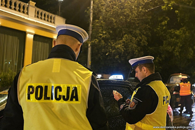 Kierowca po narkotykach i 175 mandat&oacute;w. Kontrolowali przewożących "na aplikację"