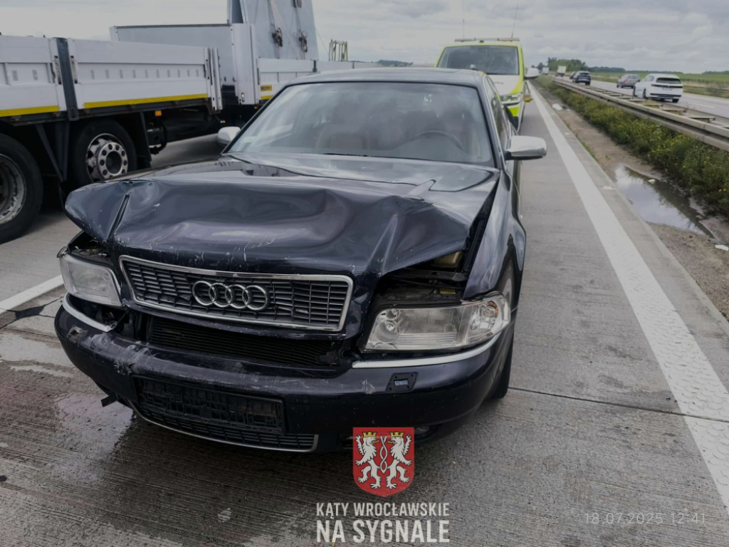 A4 w kierunku Wrocławia zablokowana po kolizji. Korek ma kilkanaście kilometrów - Zderzenie osobówek na A4