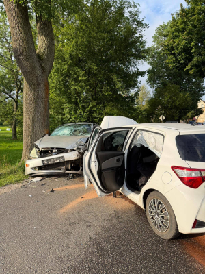 Trzy samochody zderzyły się pod Kamienną Górą. Kobieta zasnęła za kierownicą [ZDJĘCIA] - 3