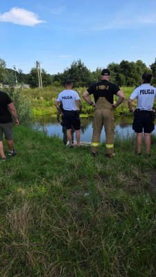 Kolejna śmierć w wodzie. Ratownicy kilkadziesiąt minut walczyli o życie mężczyzny - 2
