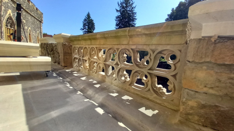 Zamek Grodziec znów ma piękne balustrady. Na odnowienie czekały 80 lat - 1