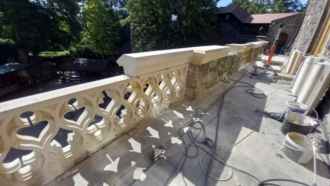 Zamek Grodziec znów ma piękne balustrady. Na odnowienie czekały 80 lat - 3