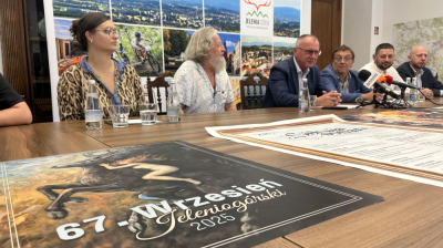 "Chcę obrazem burzyć bariery". Jak wygląda plakat promujący 67. Wrzesień Jeleniog&oacute;rski?