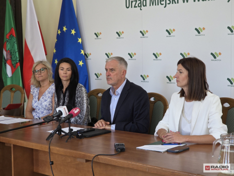 Dziki parking w centrum Wałbrzycha do przebudowy. Będą też inne remonty w okolicy - 0