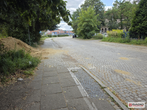 Dziki parking w centrum Wałbrzycha do przebudowy. Będą też inne remonty w okolicy - 2