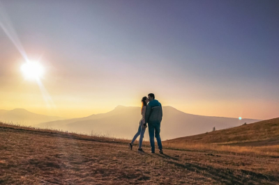Pomysł na romantyczny weekend w Karkonoszach? Odkryj uroki Jeleniej G&oacute;ry
