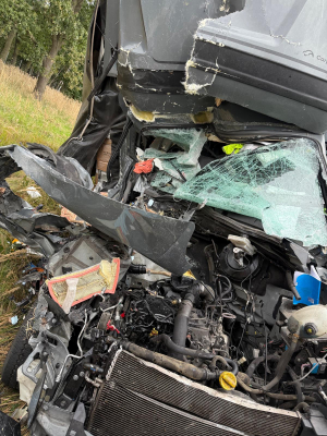 Szokujące zdjęcia z kolizji na autostradzie A4. To cud, że nikomu nic się nie stało! - 1