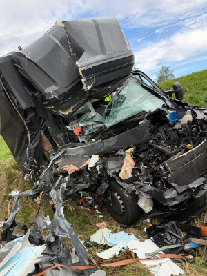 Szokujące zdjęcia z kolizji na autostradzie A4. To cud, że nikomu nic się nie stało! - 5