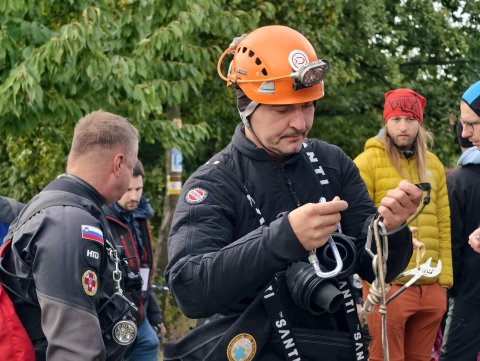 Tak wyglądają akcje w jaskiniach. Ratownicy z całego świata ćwiczą na Dolnym Śląsku! [GALERIA] - 13