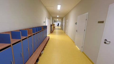 Uczniowie wracają do swojej szkoły. Po powodzi odbudowano placówkę w Bardzie - 0