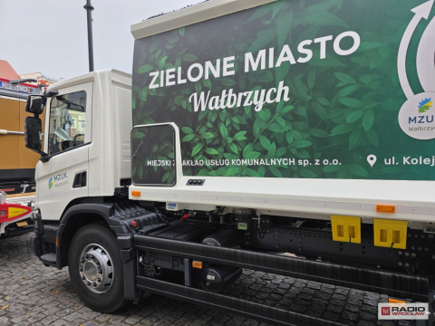 Nowoczesne śmieciarki w Wałbrzychu. Kosztowały ponad 6,5 miliona złotych! [ZDJĘCIA] - 8