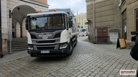 Nowoczesne śmieciarki w Wałbrzychu. Kosztowały ponad 6,5 miliona złotych! [ZDJĘCIA] - 1