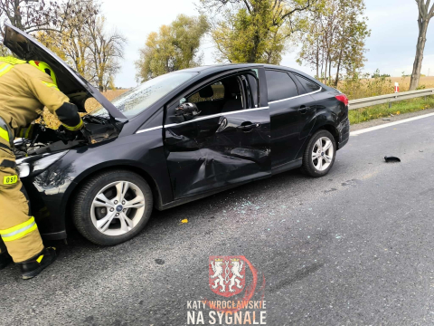 Trzy samochody zderzyły się na DK8. Droga jest zablokowana [ZDJĘCIA] - 1