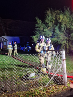 Pożar domu w powiecie jaworskim. Dwie butle z gazem wyniesione przez strażaków! [ZDJĘCIA] - 7