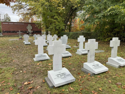 Imienne nagrobki ofiar terroru komunistycznego stanęły na cmentarzu Osobowickim. Trwa rewitalizacja dawnych p&oacute;l więziennych