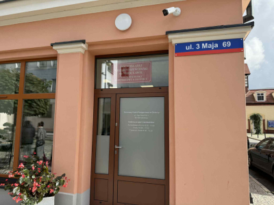 Punkt paszportowy w Oleśnicy działa pełną parą! Ponad 600 wniosk&oacute;w na start