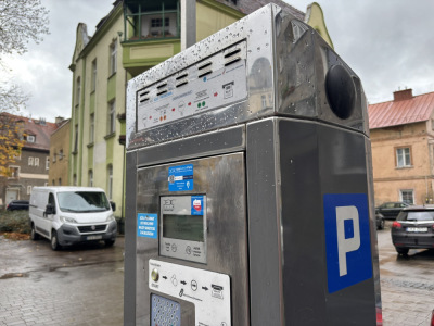 Droższe parkowanie w Kamiennej G&oacute;rze. To już pewne - ceny wzrosną aż o 100%!
