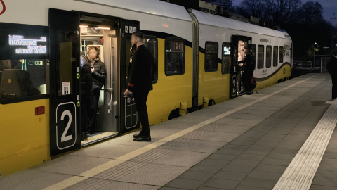 Przepełnione pociągi na Swojczycach. Koleje Dolnośląskie przyznają: Nie możemy wydłużyć składów - 0