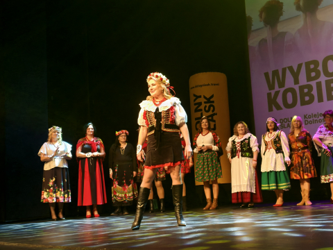 W Lubinie wybierają Miss Kobiety Wiejskiej. Na scenie panie z całej Polski! - 5